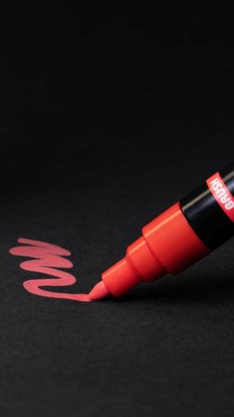 Posca PC-5BR Scatola 16 Marcatori Vernice - Punta Brush 1-4mm - Inchiostro a Base Acqua - Resistente alla Luce - Non Permanente - Colori Assortiti