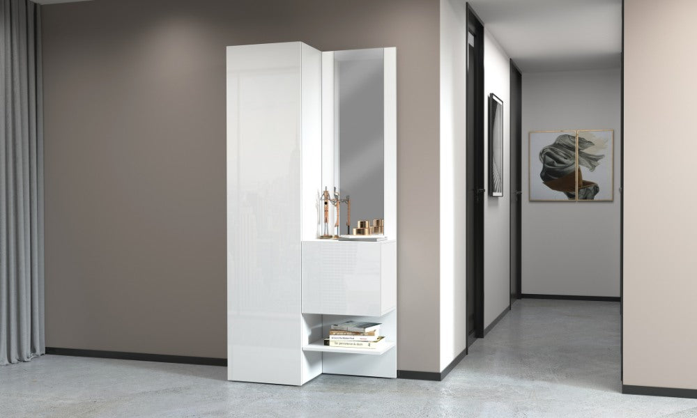 Set Ingresso KOMPACT in ambiente moderno, mobile bianco con specchio e ripiani, ideale per arredare l’entrata con eleganza