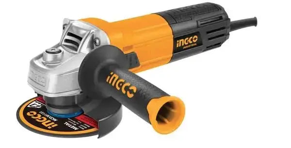 Smerigliatrice angolare 115mm-950w con 10 dischi Ingco, ideale per taglio e smerigliatura su metallo e pietra. Design compatto con impugnatura ergonomica.