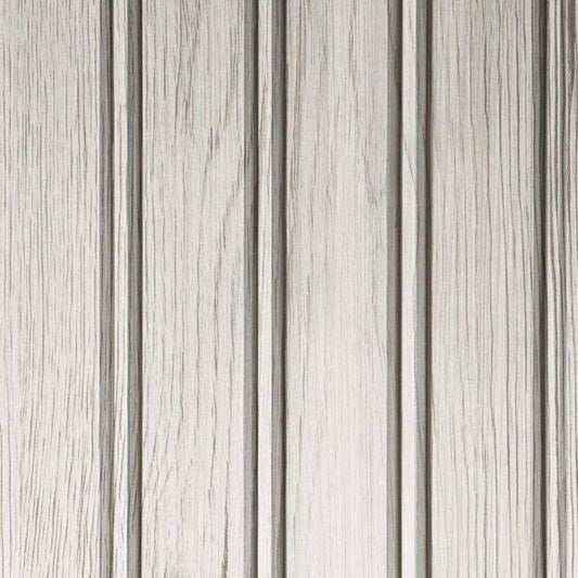 Dettaglio del pannello murale in PVC effetto doghe legno bianco, superficie con venature verticali, ideale per rivestimenti interni