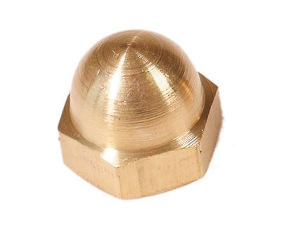 Dado cieco in ottone M12 massiccio con testa bombata e chiave da 19 mm, ideale per finiture estetiche e protezione filetti.