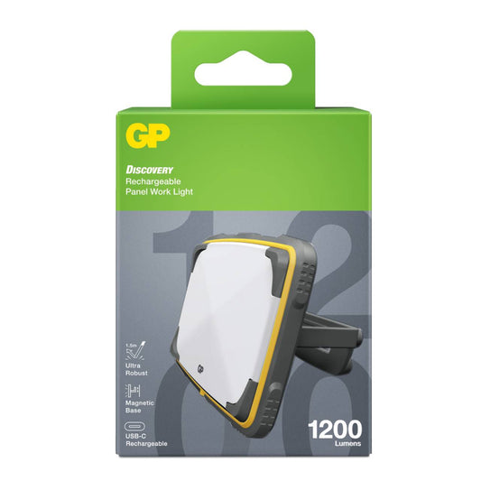 Confezione di lampada da lavoro ricaricabile GP, luce LED da 1200 lumen, design compatto con base magnetica e porta USB-C per ricarica.