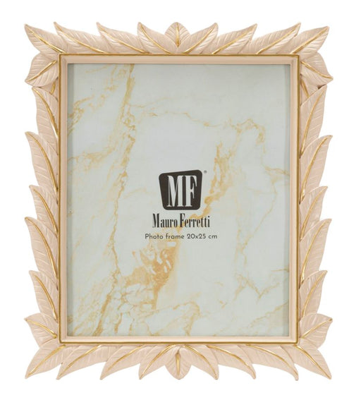 Fotocornice Leaffy Mauro Ferretti 27X2X32,3 cm con decoro a foglie, ideale per foto 20X25 cm, perfetta per arredamento classico o moderno.
