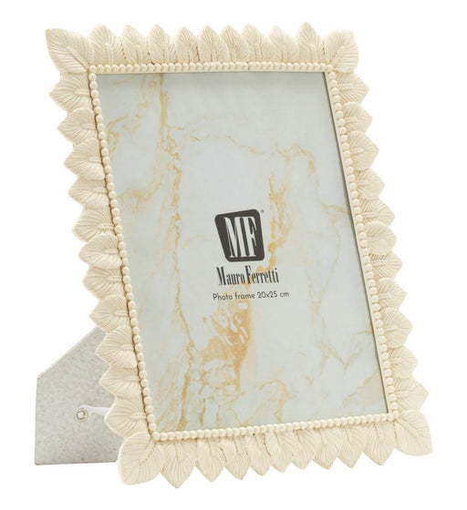 Cornice Light Leaf cm 26,9x1,8x31,8 elegante per foto 20x25 con decoro a foglie in rilievo, ideale per arredare ambienti moderni o classici.