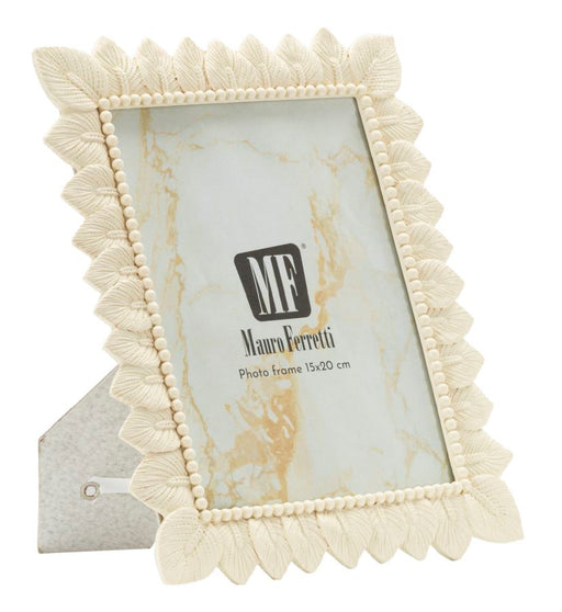 Cornice Light Leaf Cm 21,3X1,7X26,5 Misura Interna Cm 15X20 in resina color avorio con decoro a foglie, ideale per foto verticali da 15x20 cm