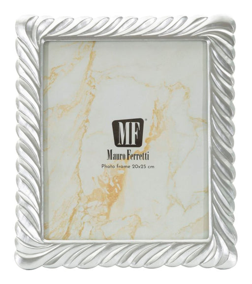 Cornice Carvy verticale in stile moderno con decoro intrecciato, misura interna 20x25 cm, perfetta per arredare ambienti raffinati.