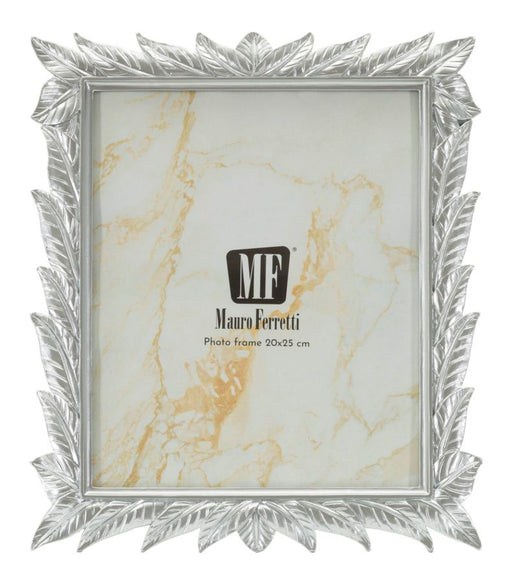 Fotocornice Cornice Leavy Silver Cm 27X2X32,3 con bordo decorativo a foglie, ideale per foto 20X25 cm, stile elegante e moderno.