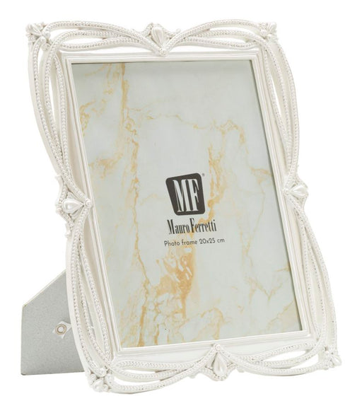 Cornice Ribbon Cm 27X1,7X32 Misura Interna Cm 20X25 Elegante in stile classico con supporto da tavolo, ideale per foto verticali.