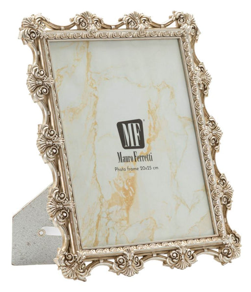 Cornice Florence CM 27X2,2X32 elegante stile barocco con dettagli floreali in rilievo, perfetta per foto 20x25 cm, finitura dorata lucida.