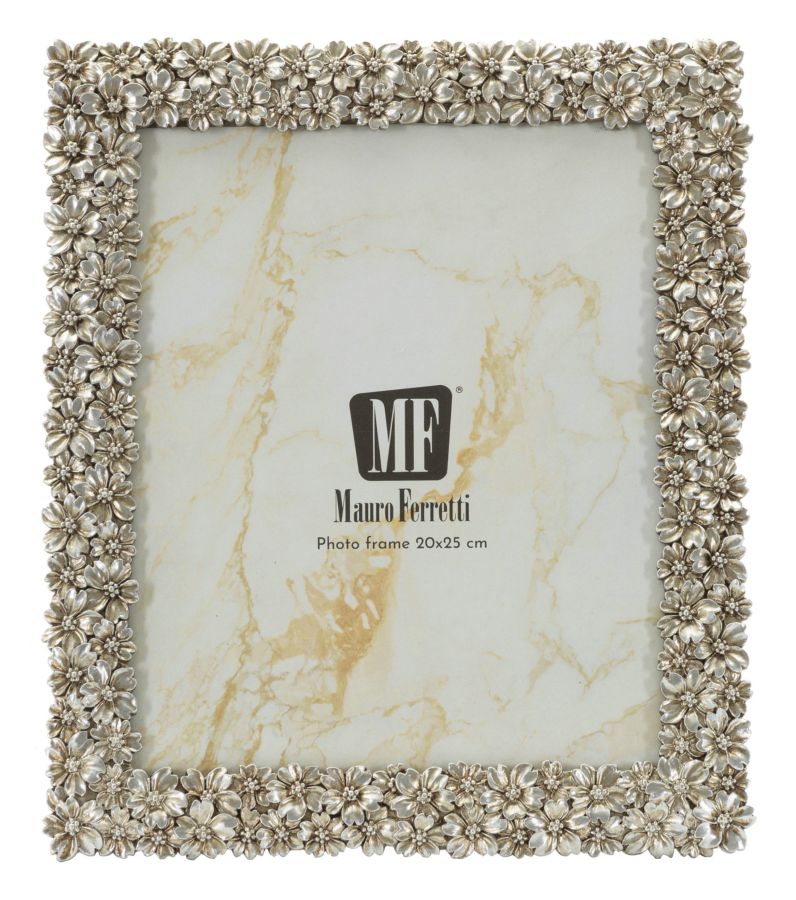 Fotocornice Cornice Flowy Cm 26,2X1,7X31 con struttura floreale decorativa, perfetta per arredamento classico e foto 20x25 cm.