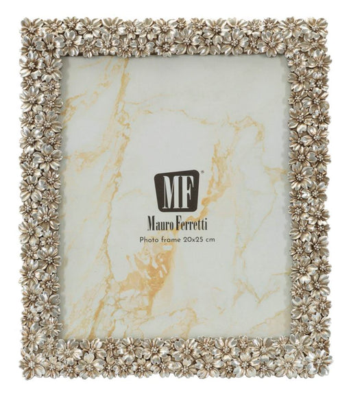 Fotocornice Cornice Flowy Cm 26,2X1,7X31 con struttura floreale decorativa, perfetta per arredamento classico e foto 20x25 cm.