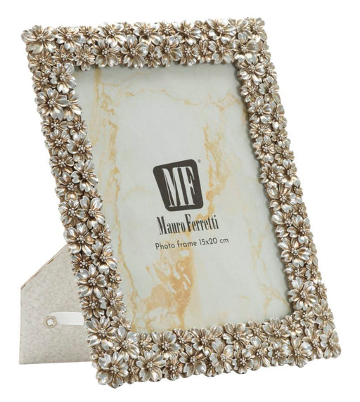 Cornice Flowy decorativa Mauro Ferretti con fiori in rilievo, misura esterna 20,7x26 cm per foto 15x20 cm, elegante per ambienti raffinati.