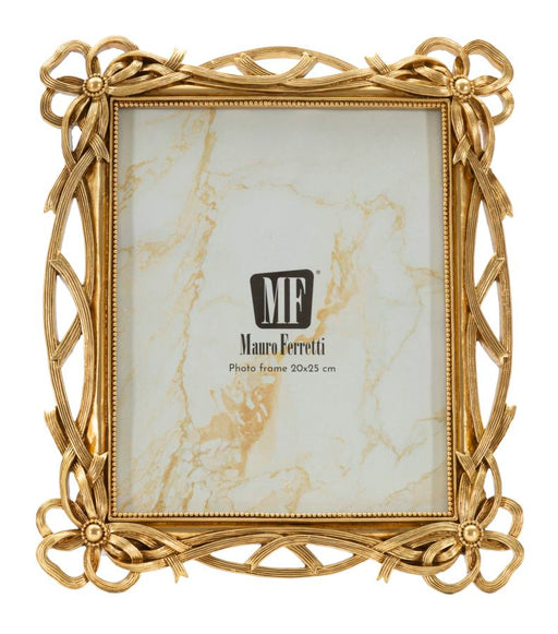 Fotocornice dorata Cornice Knot con decoro a intreccio e misura interna 20x25 cm, perfetta per arredare con stile ambienti classici o moderni.