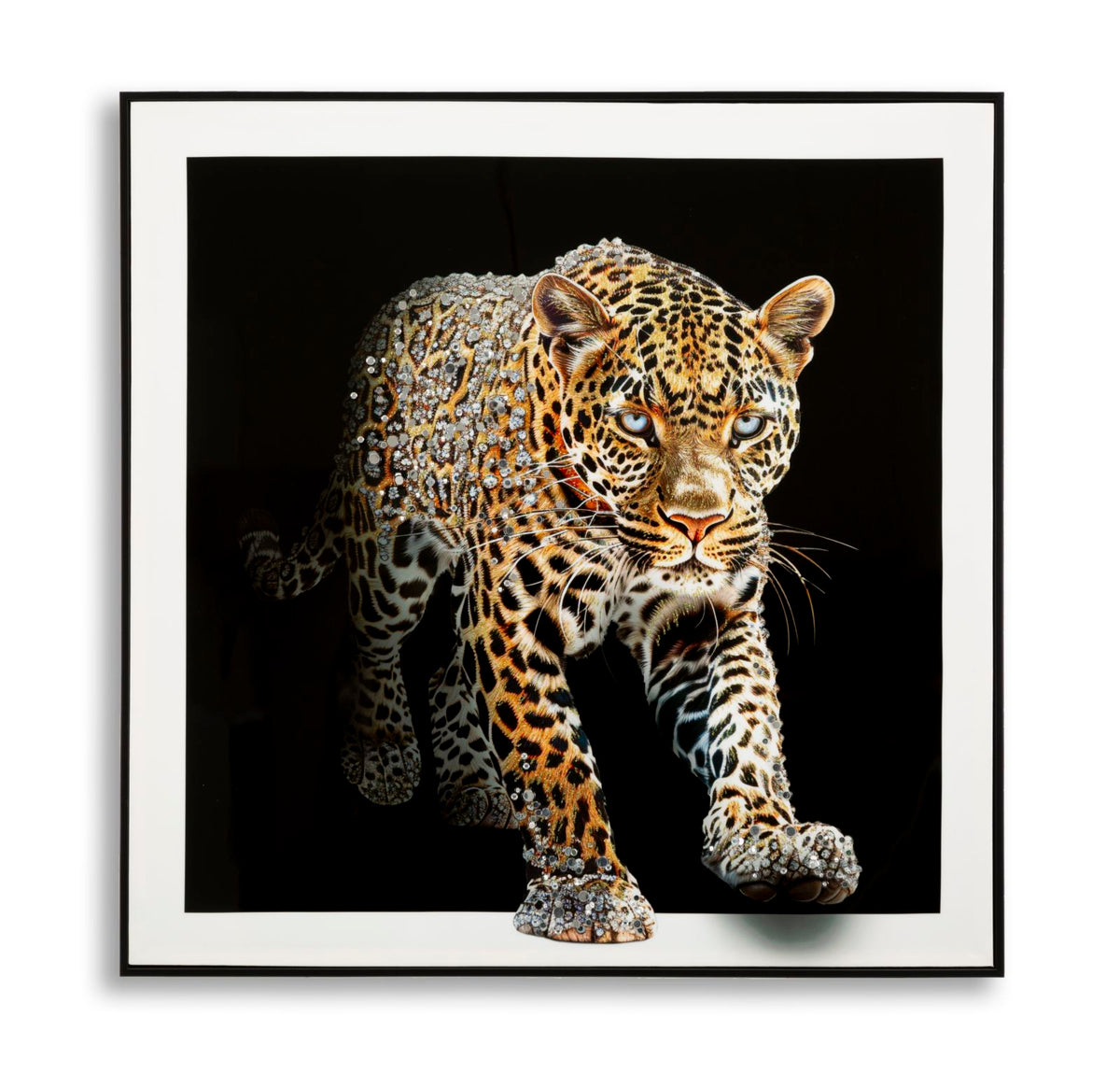 Dipinto su tela laccato con giaguaro realistico decorato con strass, cornice nera inclusa, dimensioni 82x4x82 cm, decorazione da parete moderna.
