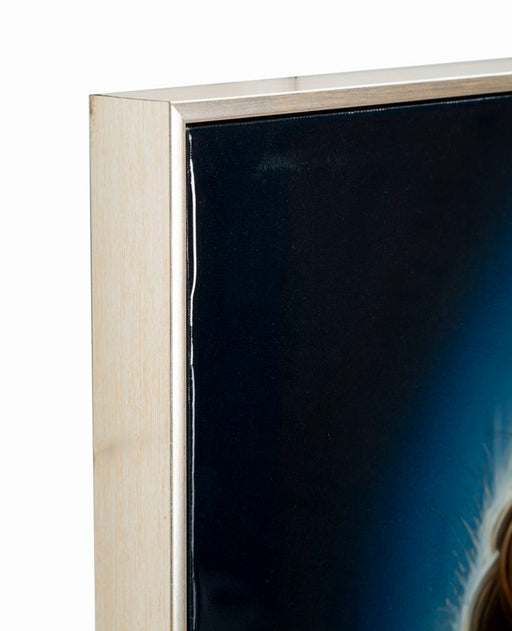 Dettaglio laterale della cornice in legno chiaro del dipinto su tela laccato Isabel 72x4x102 cm, decorazione da parete elegante.