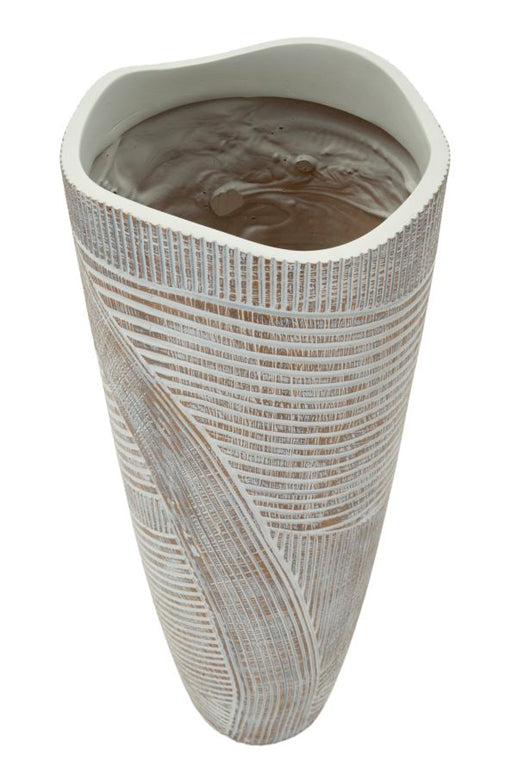 Vaso Resina Woody Ø 19X55 con interno marrone e bordo ondulato, ideale per composizioni floreali in ambienti contemporanei.