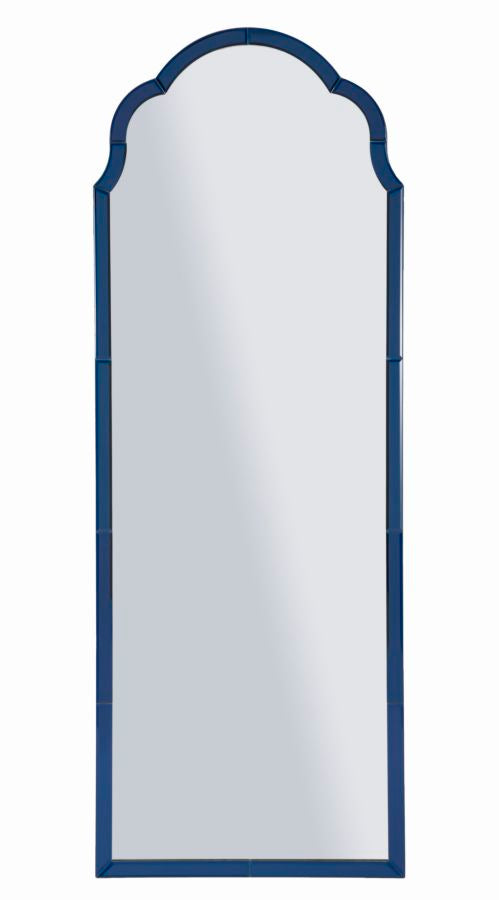 Specchio da muro Tangeri blu cm 55x2x150 elegante con cornice sagomata in vetro blu, ideale per ambienti moderni e raffinati.