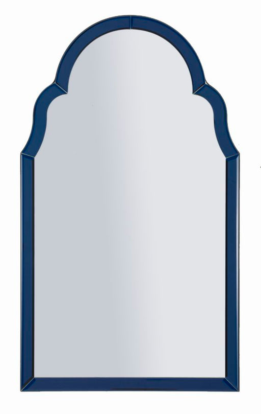 Specchio muro blu Tangeri 47x80 cm con cornice sagomata elegante, ideale per arredi moderni e classici. Design raffinato e versatile.