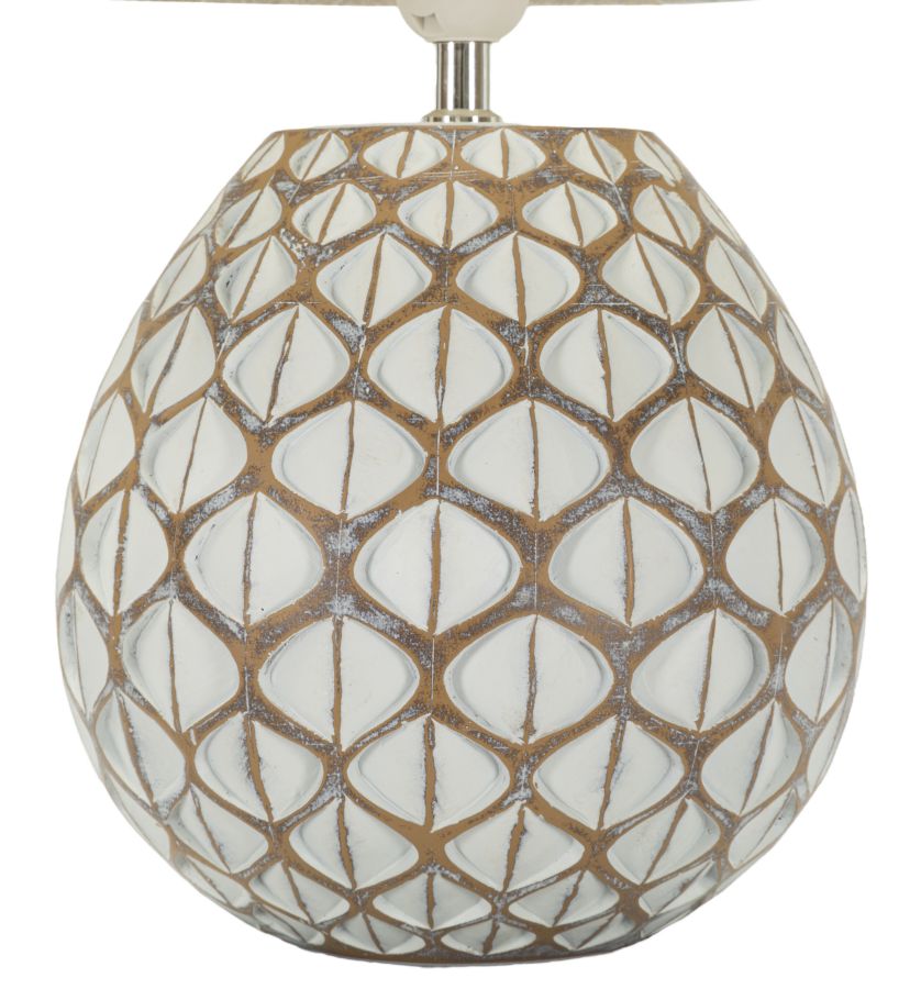 Base lampada da tavolo Tibet in resina con motivo geometrico marrone e bianco, perfetta per ambienti eleganti e moderni.