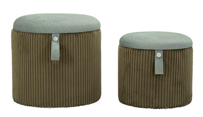 Set 2 pouf contenitore verde Bolzano Ø 38x38-32x28 con rivestimento in velluto a coste e coperchio in tessuto, ideali per soggiorno moderno.