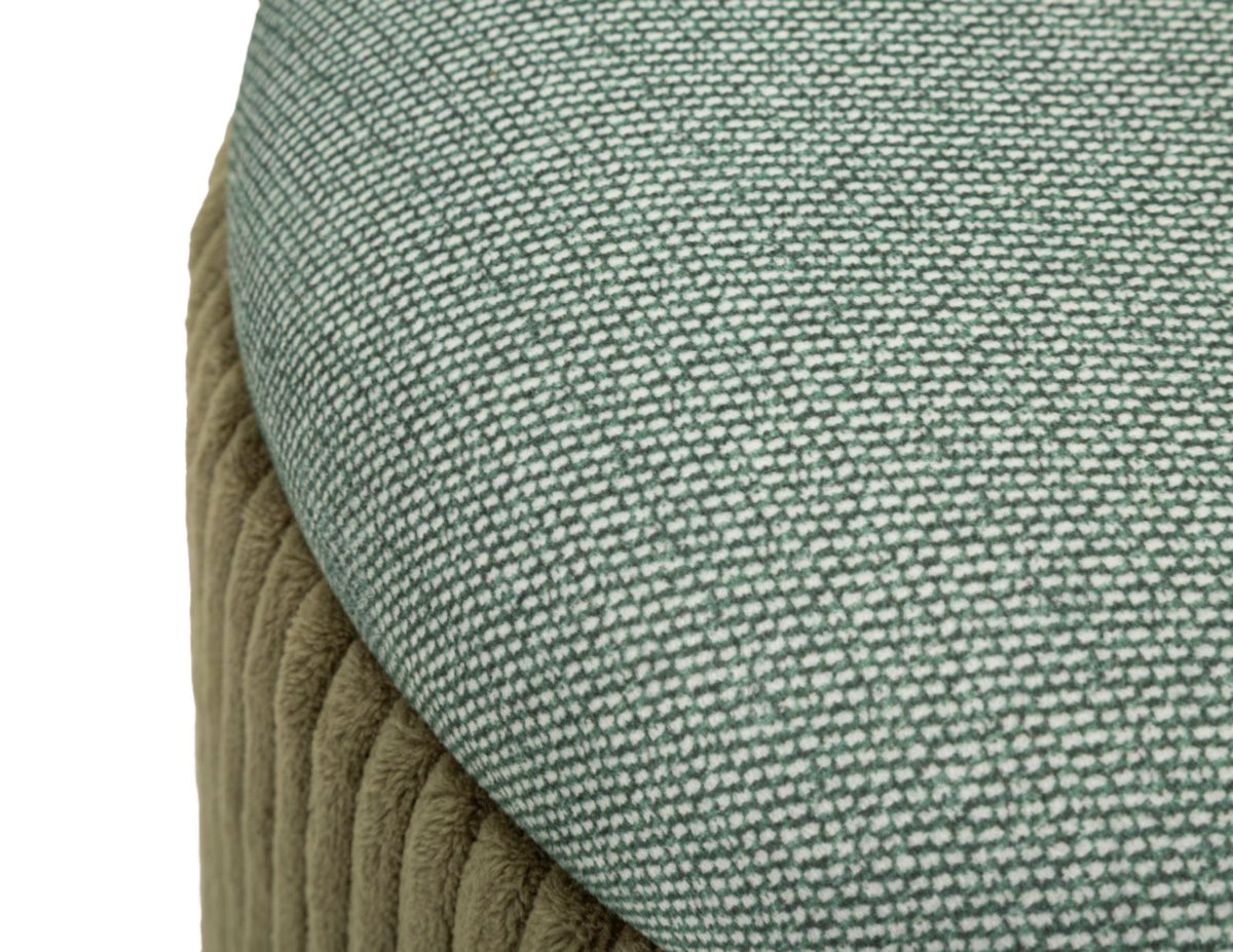Zoom sul rivestimento del pouf contenitore verde Bolzano, con tessuto intrecciato e base in velluto a coste verticali.