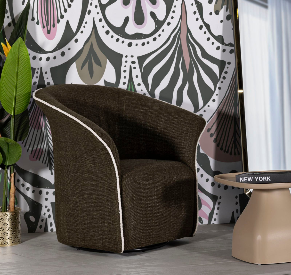 Poltrona Girevole Siena Verde in ambiente moderno con carta da parati decorativa, perfetta per salotto elegante e funzionale.