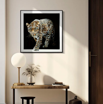 Dipinto su tela laccato giaguaro con cornice esposto in soggiorno moderno, decorazione da parete 82x82 CM, stile FERRETTI.
