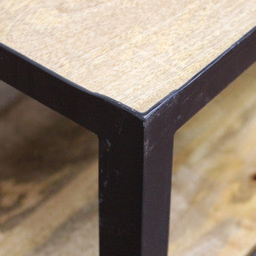 Tavolino in legno di mango con 2 cassetti 120x60x45 cm