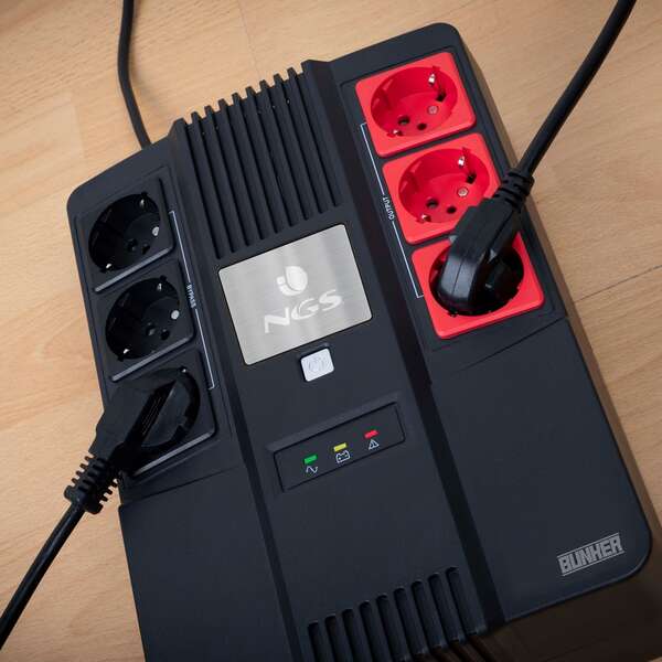 NGS Fortress Bunker UPS 600VA 360W - Batteria Incorporata 12V/7 - Tecnologia Off Line - Funzione AVR - 6x Prese Schuko - Protezione Sovraccarichi e Cortocircuiti