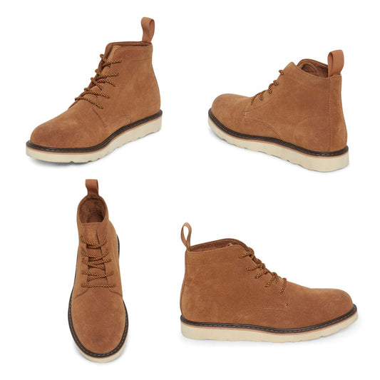 Scarpe casual uomo in pelle scamosciata marrone chiaro con suola bianca, lacci intrecciati, tallone con loop, ideali per look casual e comodo