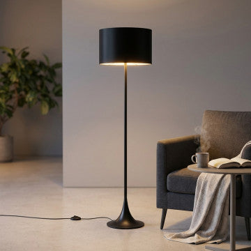 Lampada a stelo in metallo verniciato nero con paralume in tessuto
