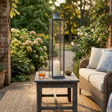 Lanterna in metallo e vetro grigio, altezza 57 cm, base quadrata 10x10