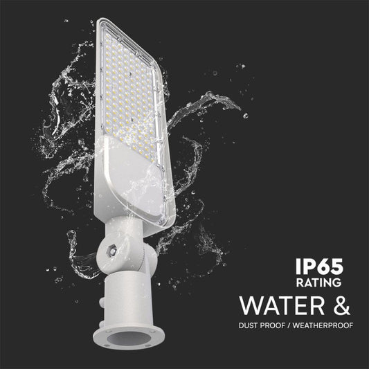 Dettaglio dell'armatura stradale LED IP65 con protezione contro acqua e polvere, corpo in alluminio bianco, perfetta per esterni