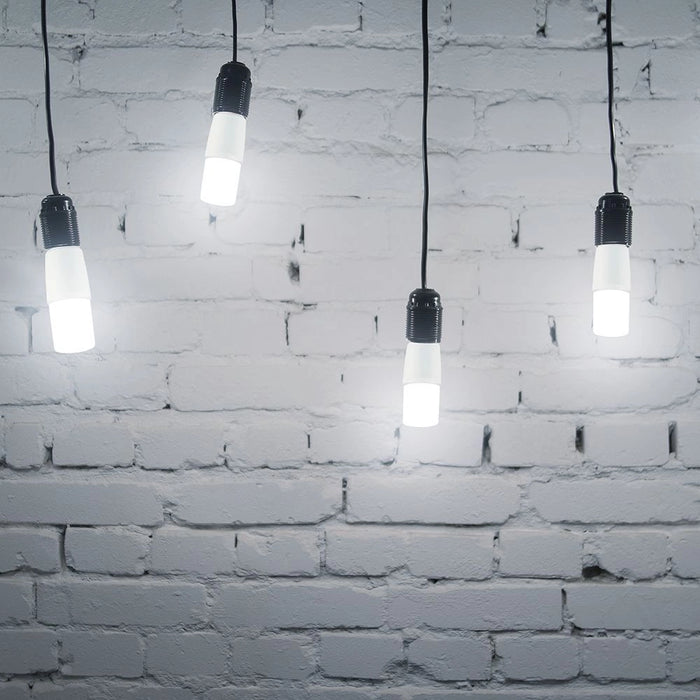 Lampadine LED T37 7.5W accese con luce naturale 4000K, ideali per illuminazione decorativa e funzionale in ambienti interni.