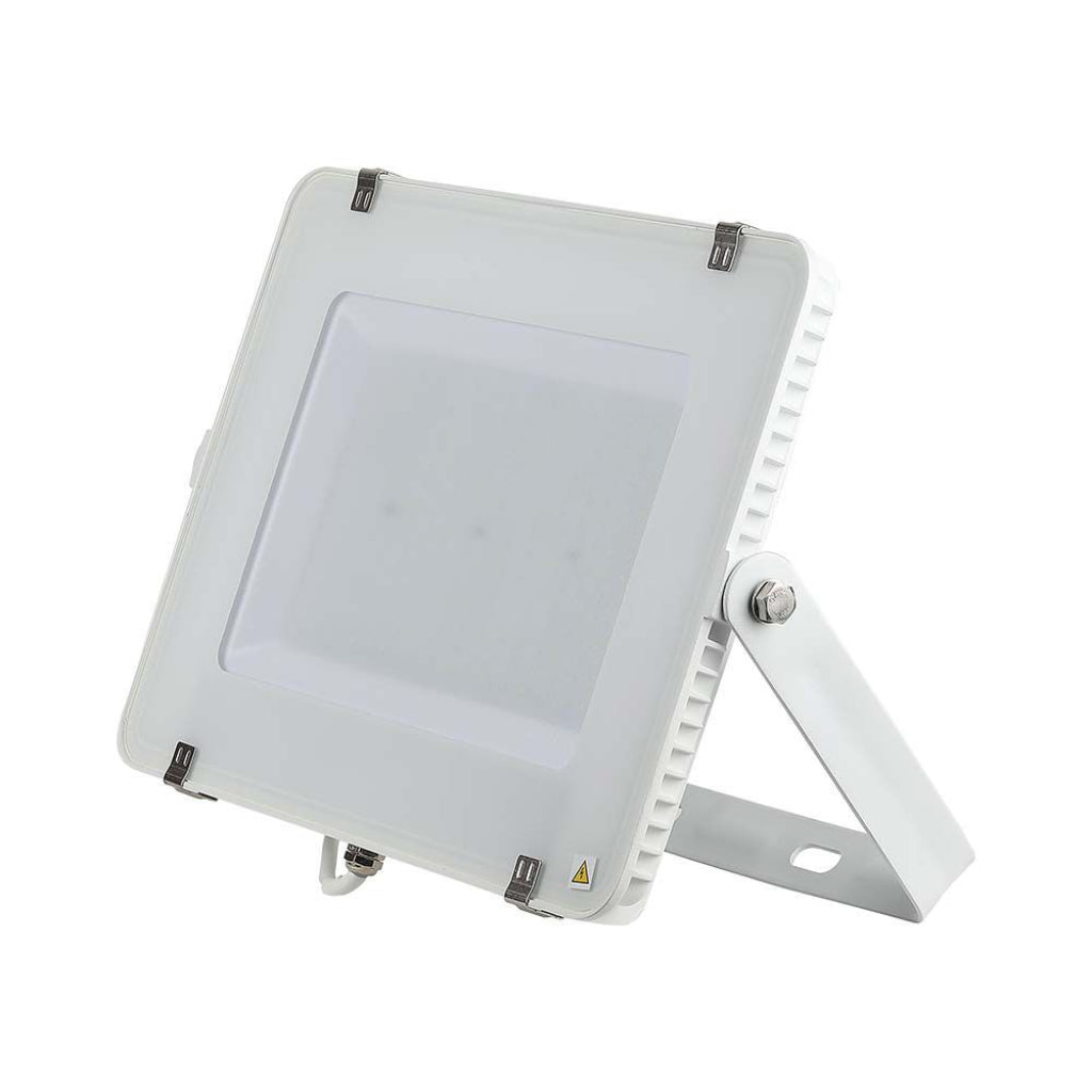 Faro LED 200W con corpo bianco, chip SMD SAMSUNG G2 e luce neutra 4000K, ideale per illuminazione esterna ad alta efficienza.