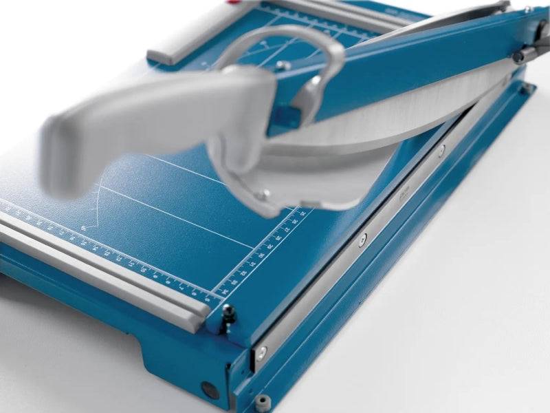 Dahle 561 Taglierina Professionale a Leva Formato A4 - Capacità 35 Fogli - Lama in Acciaio Solingen - Sistema di Sicurezza Automatico