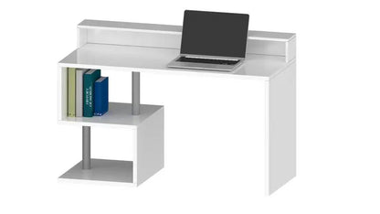 Scrivania moderna ESSE 140 bianca con design a 'S' e spazio per libri. Perfetta per un ufficio domestico minimalista.