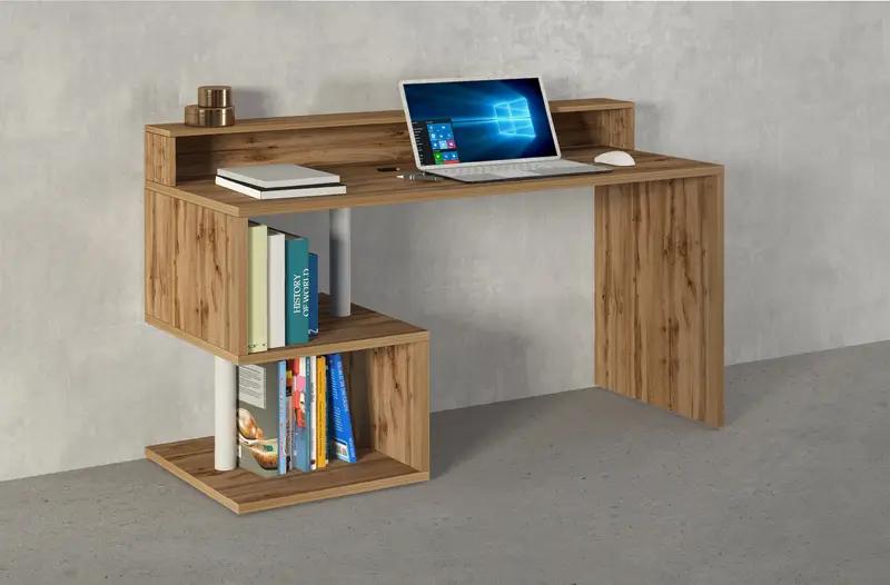 Scrivania ESSE 140 in legno con design a 'S', sopralzo e spazio per libri. Ideale per un ambiente di lavoro caldo e accogliente.