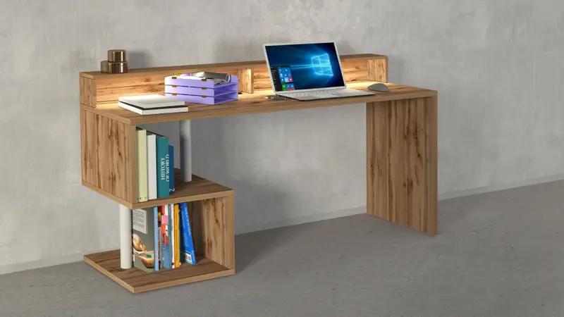 Scrivania con Sopralzo Esse 180 in legno naturale con scomparti integrati e ripiani laterali, ideale per uffici eleganti.