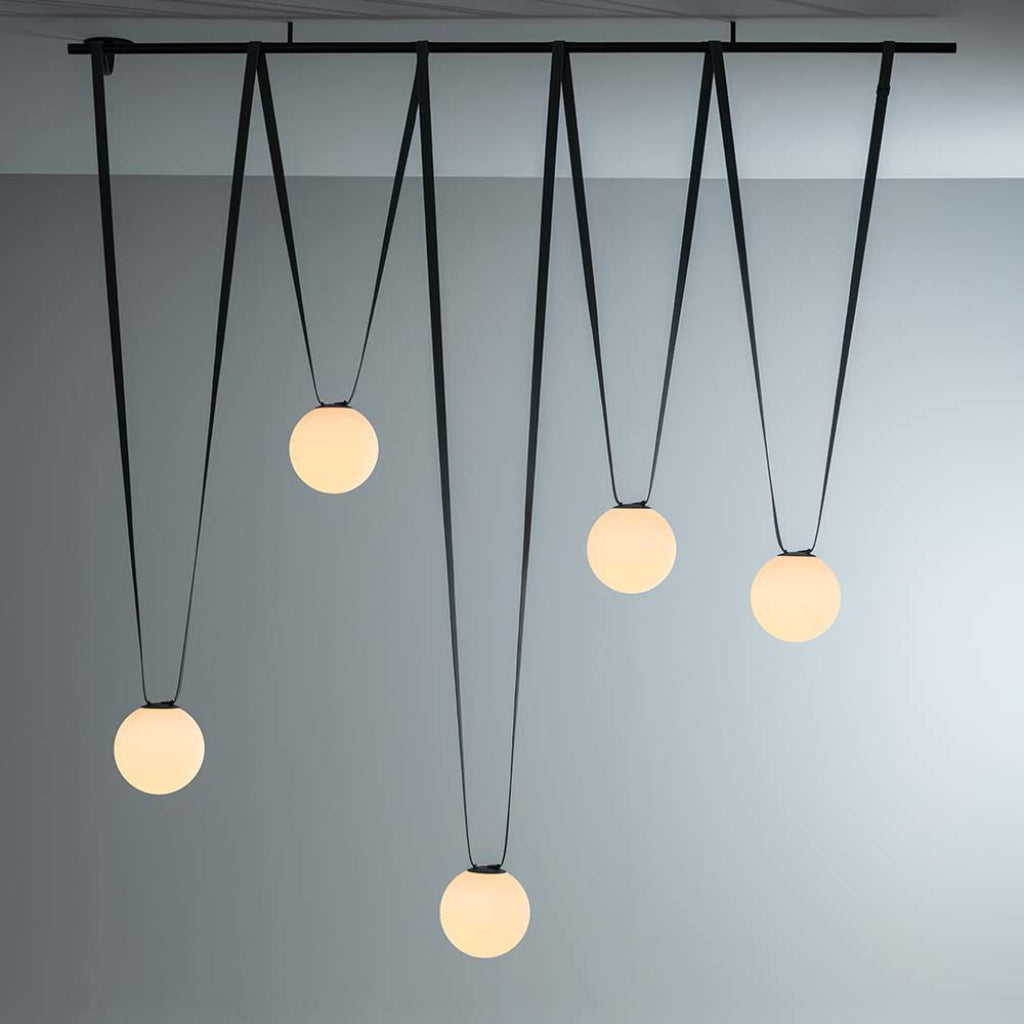Lampada LED da binario sferica con attacco facile, luce calda 3000K, design innovativo e facile da collegare, perfetta per ambienti moderni