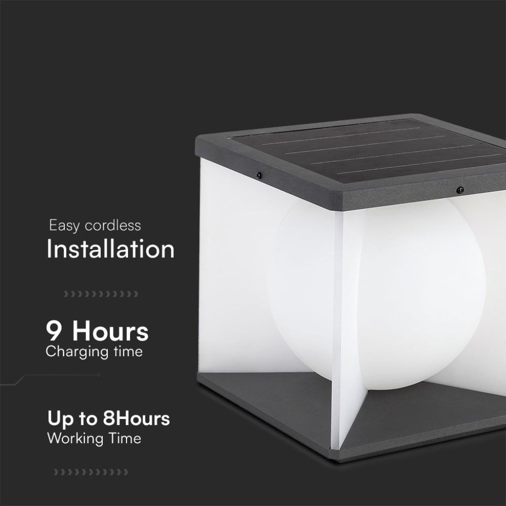 Lampada LED Solare da Giardino a Cubo 3W con installazione senza fili, 9 ore di ricarica e fino a 8 ore di autonomia luminosa.