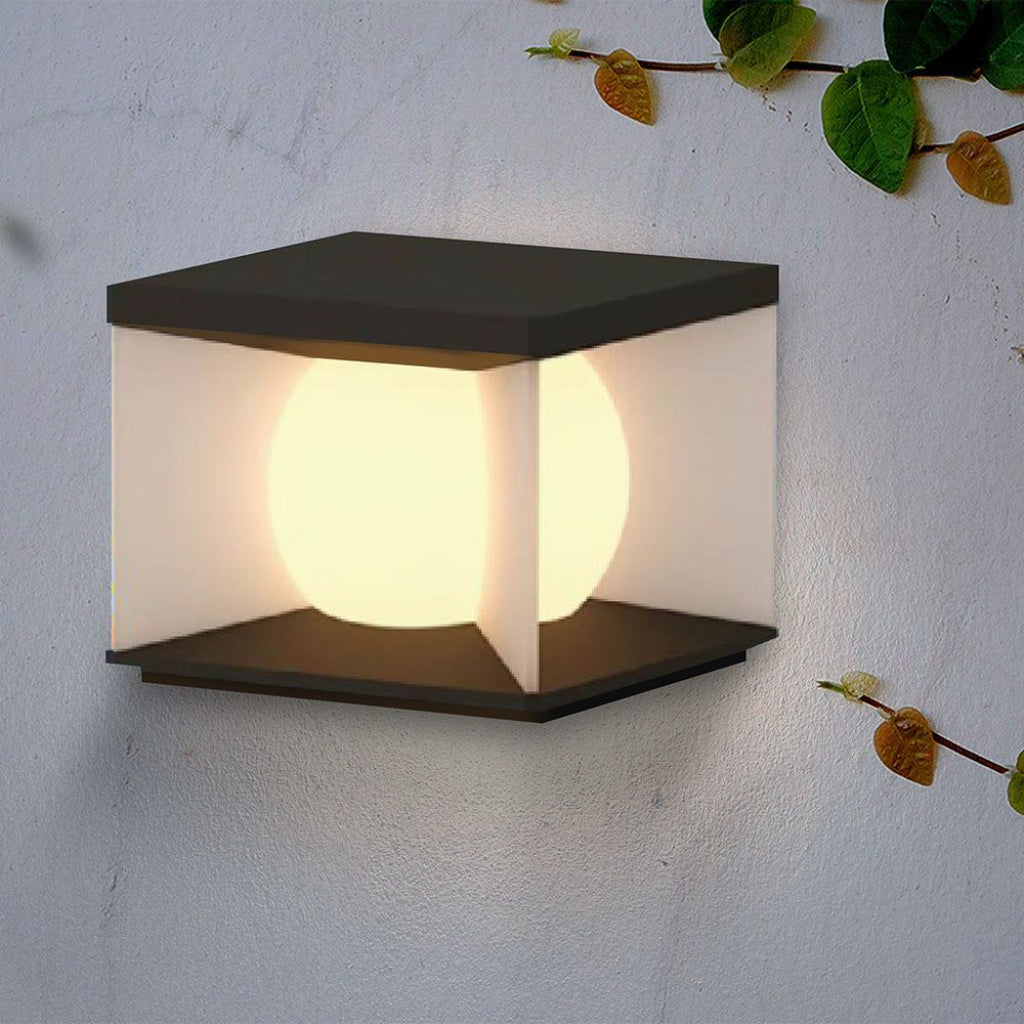 Lampada LED Solare da Giardino a Cubo 3W montata a parete, luce calda decorativa per esterni con protezione IP65 e stile elegante.
