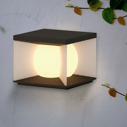 Lampada LED Solare da Giardino a Cubo 3W montata a parete, luce calda decorativa per esterni con protezione IP65 e stile elegante.