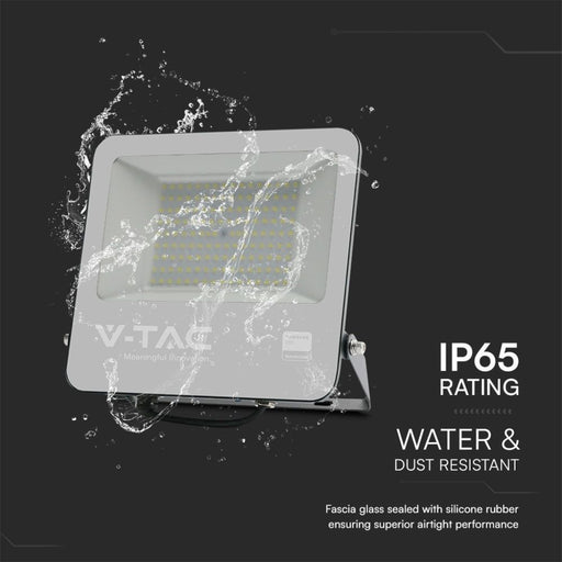 Faro LED 100W IP65 V-TAC impermeabile e resistente alla polvere, ideale per illuminazione da esterno in ambienti umidi o polverosi.