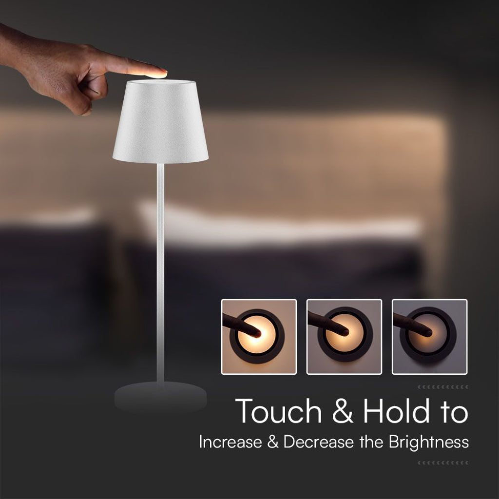 Lampada LED da Tavolo 15W con controllo touch per regolare l’intensità luminosa, ideale per creare l’atmosfera desiderata.