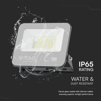 Faro LED resistente all'acqua e polvere con vetro sigillato in silicone, design robusto per uso esterno, SKU: 23599