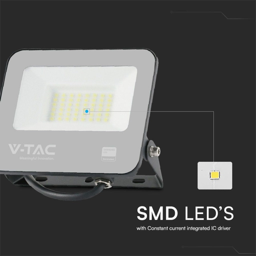 Faro LED da 30W con tecnologia SMD Samsung, corpo nero, dimensioni compatte, ideale per illuminazione esterna IP65, SKU: 23599