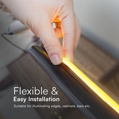Installazione flessibile della Strip LED 220V COB 3000K IP65, ideale per bordi, mobili e ambienti moderni.