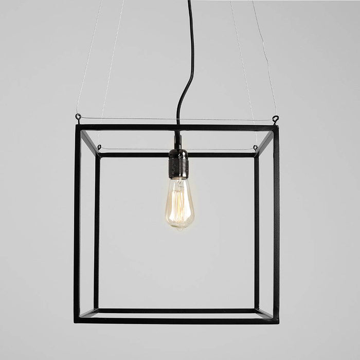 METRIC S - Nero