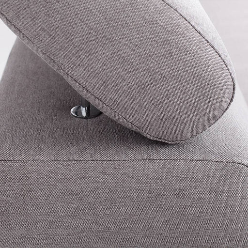 Dettaglio del rivestimento in tessuto del divano letto Atlantica L, con cuciture precise e finitura resistente, perfetto per uso quotidiano.